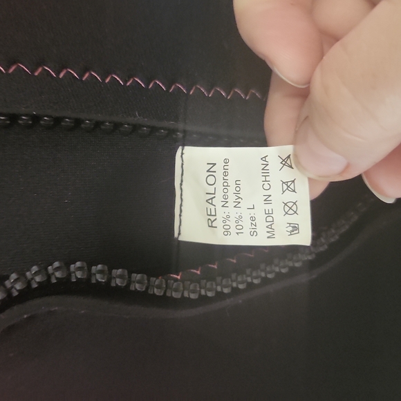 NWOT Child Wet Suit Realon - Picture 3 of 5